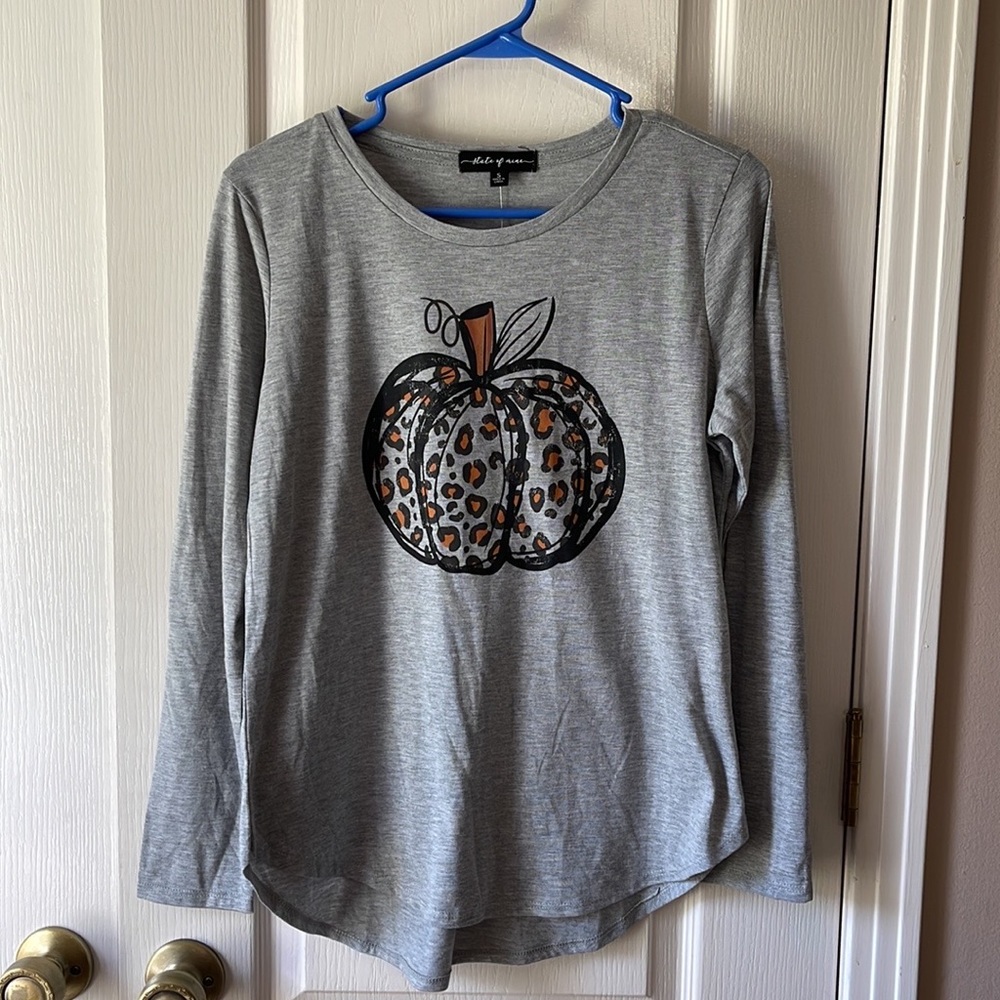 D25 State of Mine gray top